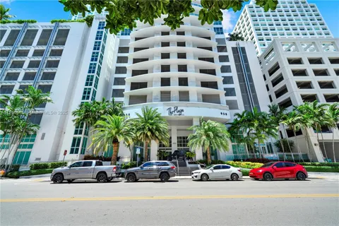 $379,000 | 950 Brickell Bay Drive, Unit 802, Miami, FL 33131