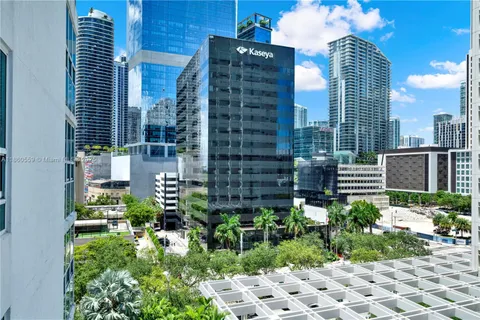 $379,000 | 950 Brickell Bay Drive, Unit 802, Miami, FL 33131
