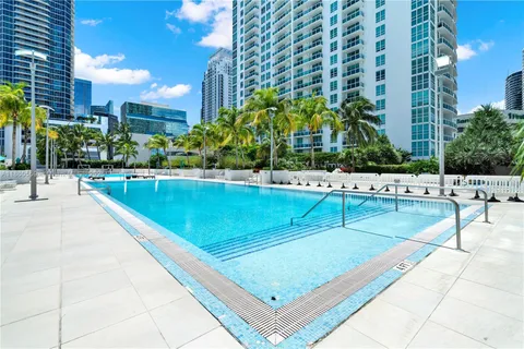 $379,000 | 950 Brickell Bay Drive, Unit 802, Miami, FL 33131