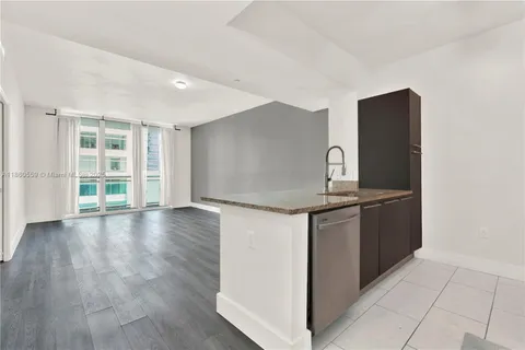 $379,000 | 950 Brickell Bay Drive, Unit 802, Miami, FL 33131