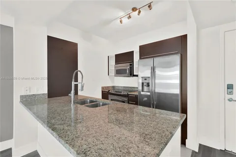 $379,000 | 950 Brickell Bay Drive, Unit 802, Miami, FL 33131