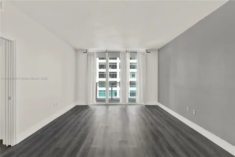 $379,000 | 950 Brickell Bay Drive, Unit 802, Miami, FL 33131