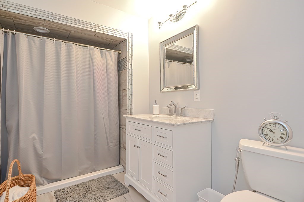 1401 Great Pond Road, Unit 5 North Andover, MA 01845 - Photo 24 of 35