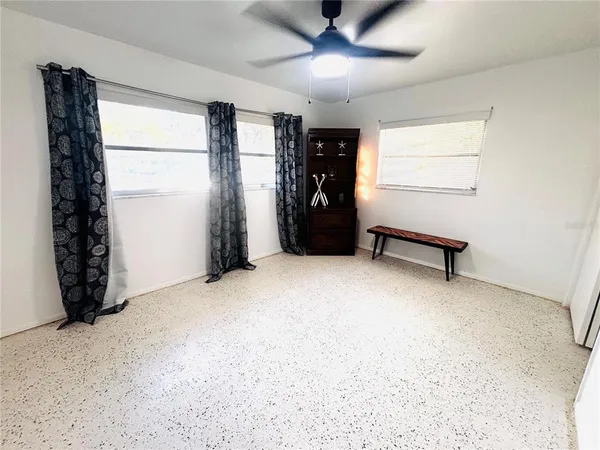 $1,950 | 6125 Beacon Point Drive, Weeki Wachee, FL 34607