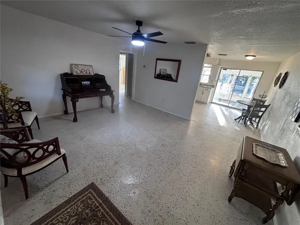 $1,950 | 6125 Beacon Point Drive, Weeki Wachee, FL 34607