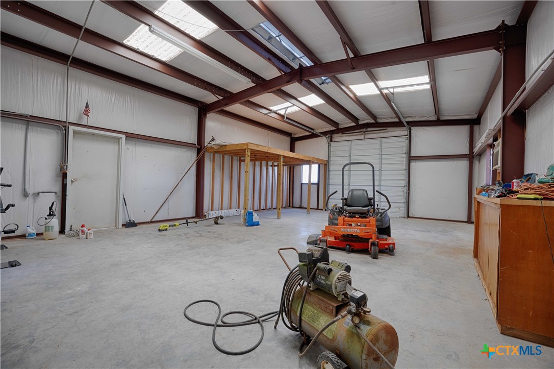 3814 Maeker Road Flatonia, TX 78941 - Photo 3 of 28 a view of gym