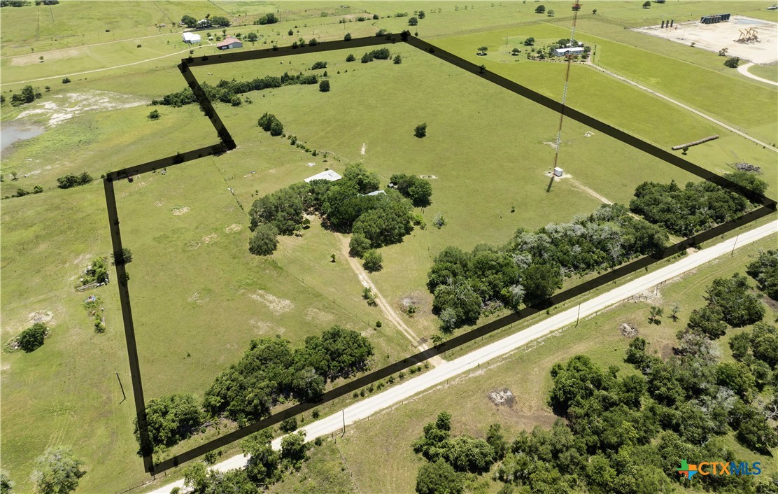 3814 Maeker Road Flatonia, TX 78941 - Photo 4 of 28