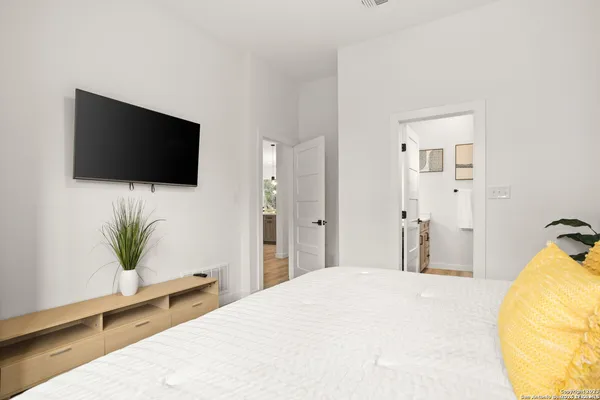 $2,300 | 1277 Timberlane Drive, Canyon Lake, TX 78133