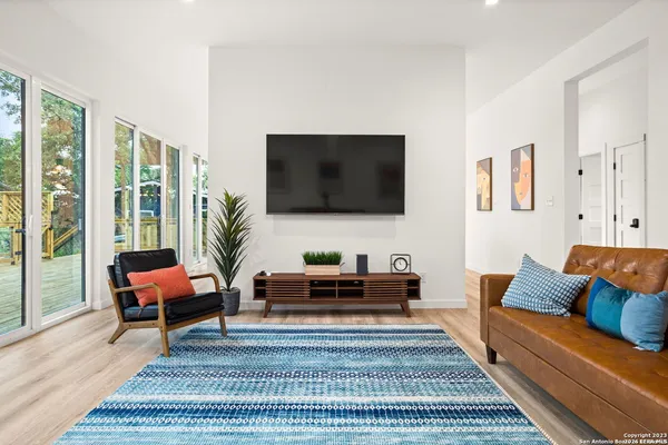 $2,300 | 1277 Timberlane Drive, Canyon Lake, TX 78133