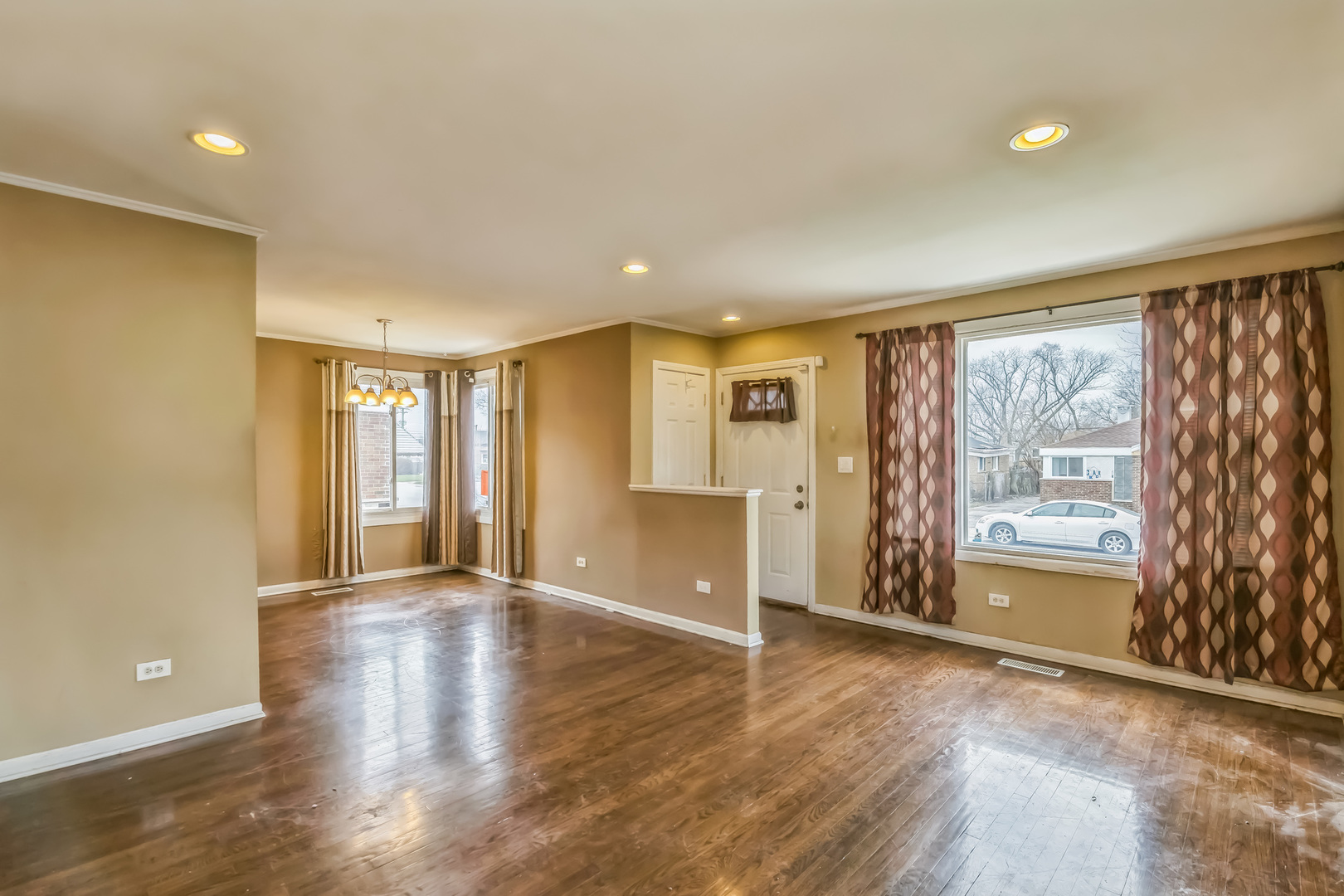 12817 South Racine Avenue Chicago, IL 60827 - Photo 2 of 15