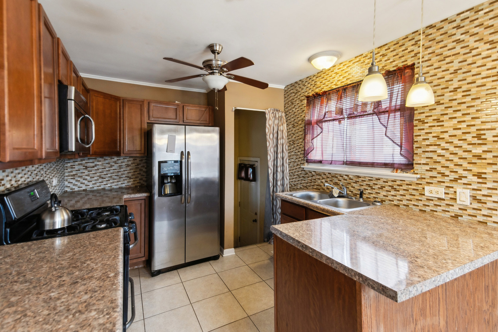 12817 South Racine Avenue Chicago, IL 60827 - Photo 3 of 15