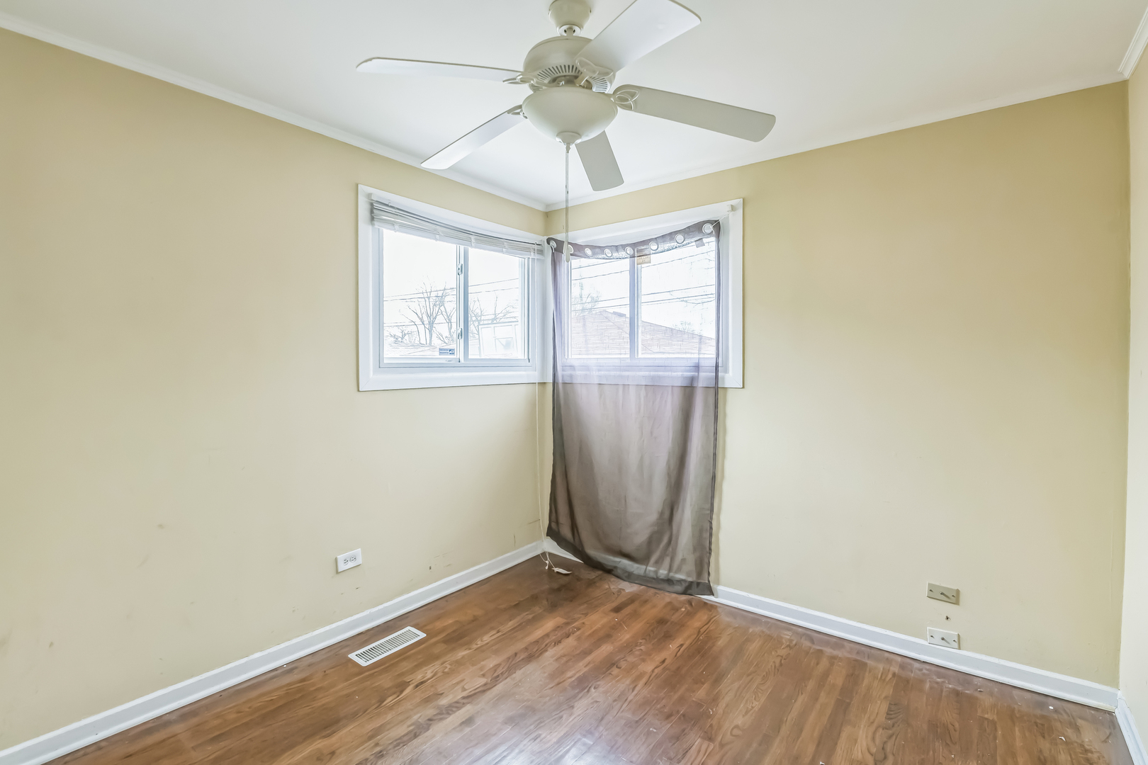 12817 South Racine Avenue Chicago, IL 60827 - Photo 8 of 15