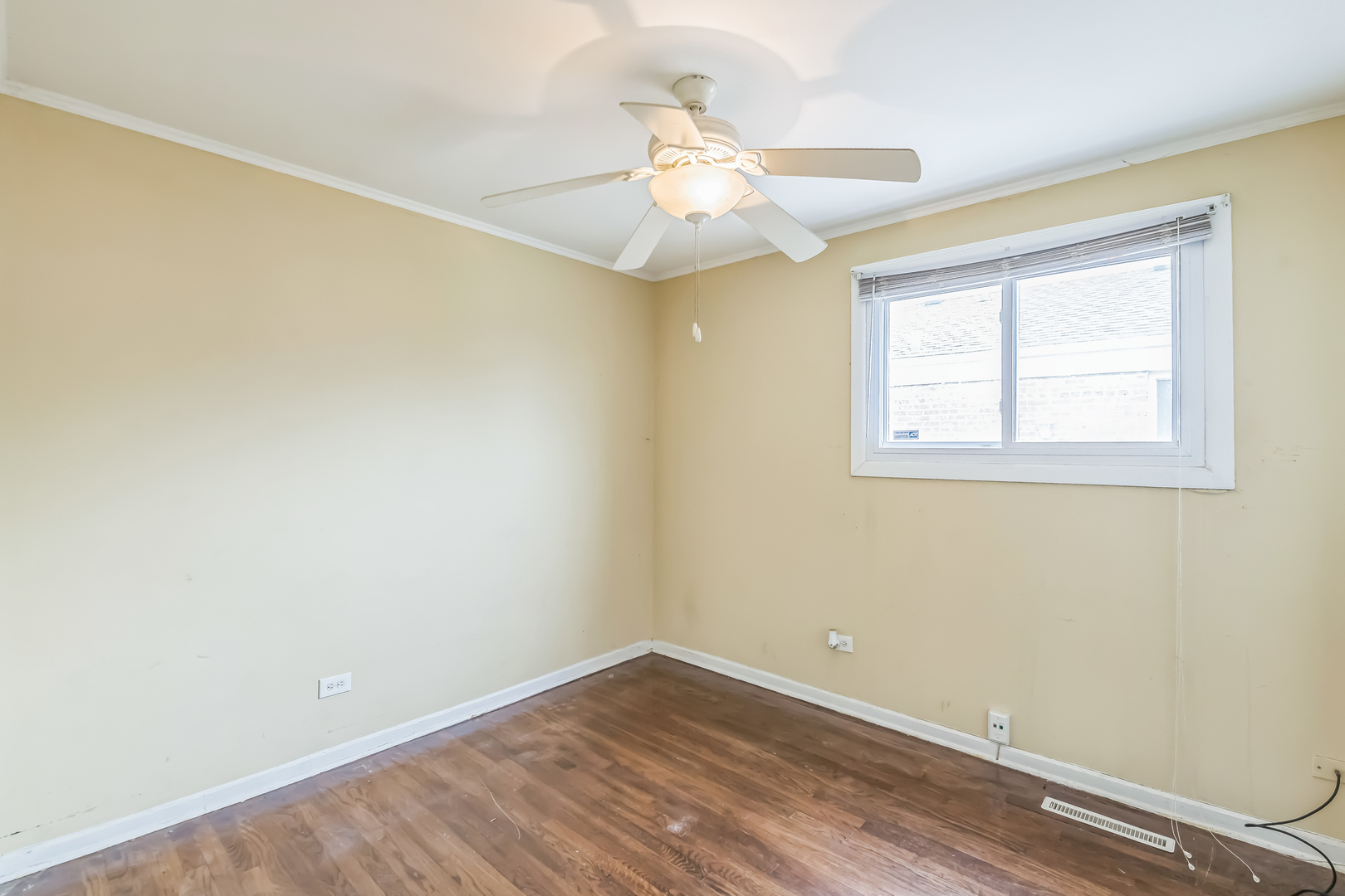 12817 South Racine Avenue Chicago, IL 60827 - Photo 9 of 15