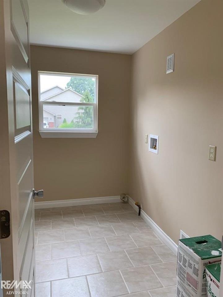 9583 Nook Road Algonac, MI 48001 - Photo 18 of 28 50052255-17.JPG