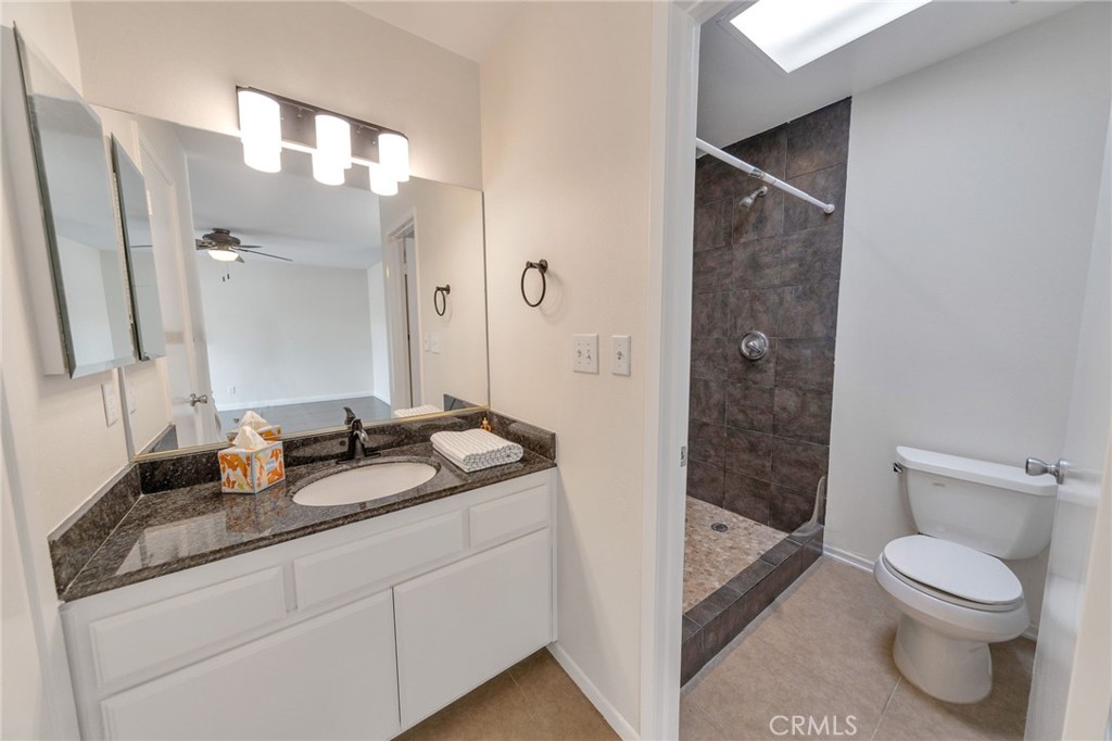 5320 Peck Road, Unit 18 El Monte, CA 91732 - Photo 17 of 33 Primary Bath