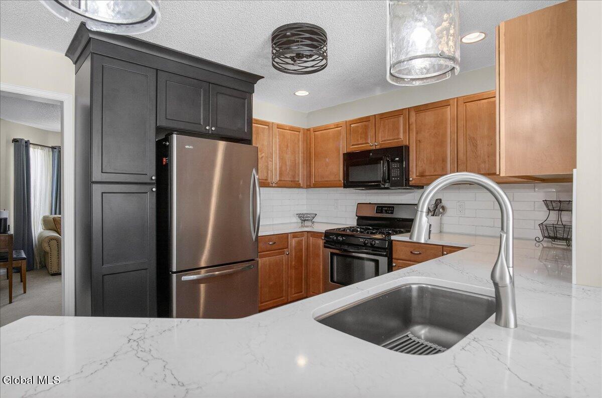 28 Stableford Place Halfmoon, NY 12118 - Photo 17 of 48 30-28 STABLEFORD-18