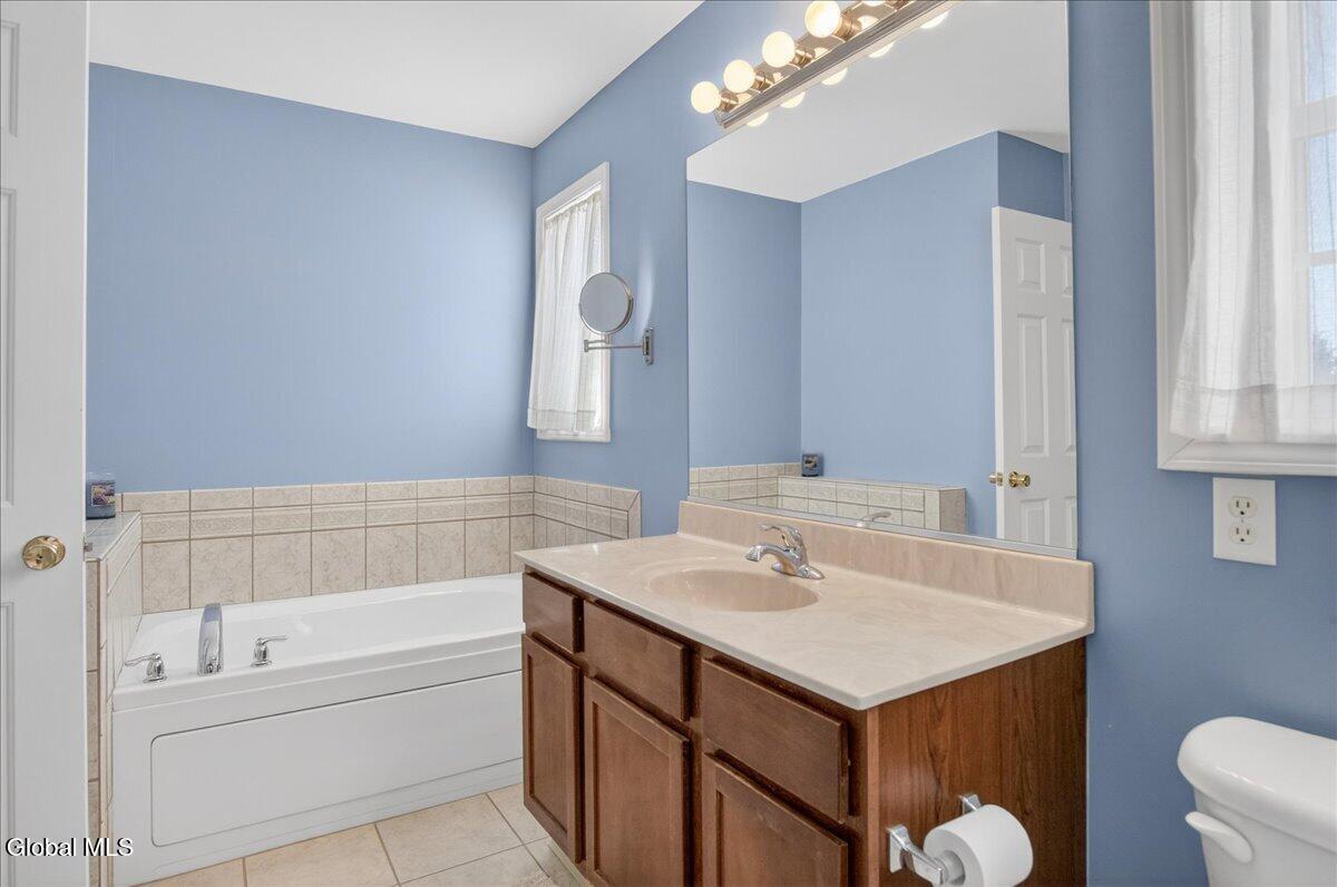 28 Stableford Place Halfmoon, NY 12118 - Photo 29 of 48 22-28 STABLEFORD-26