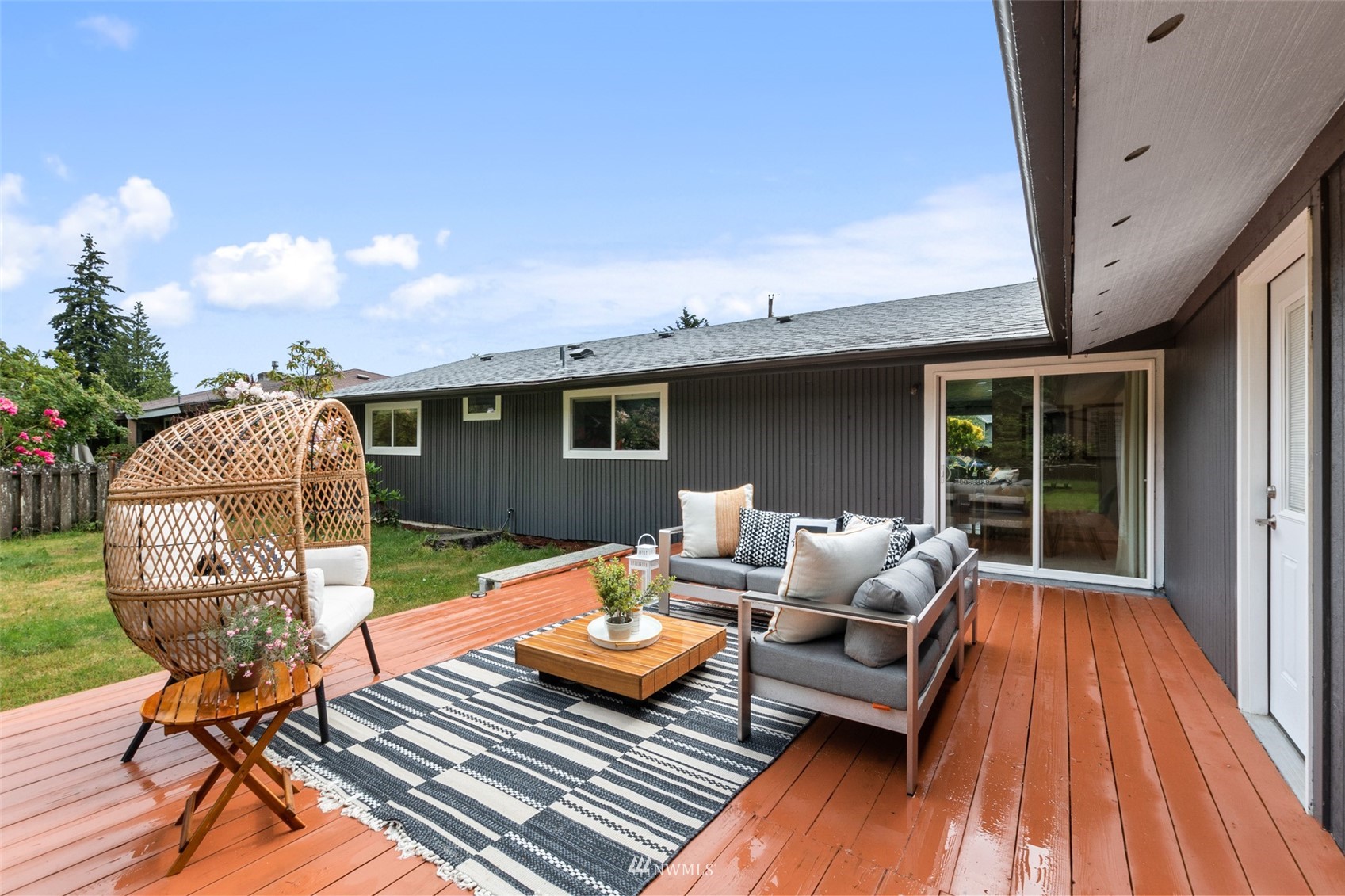 657 Hoquiam Avenue Northeast Renton, WA 98059 - Photo 14 of 24 Gallery Image 14