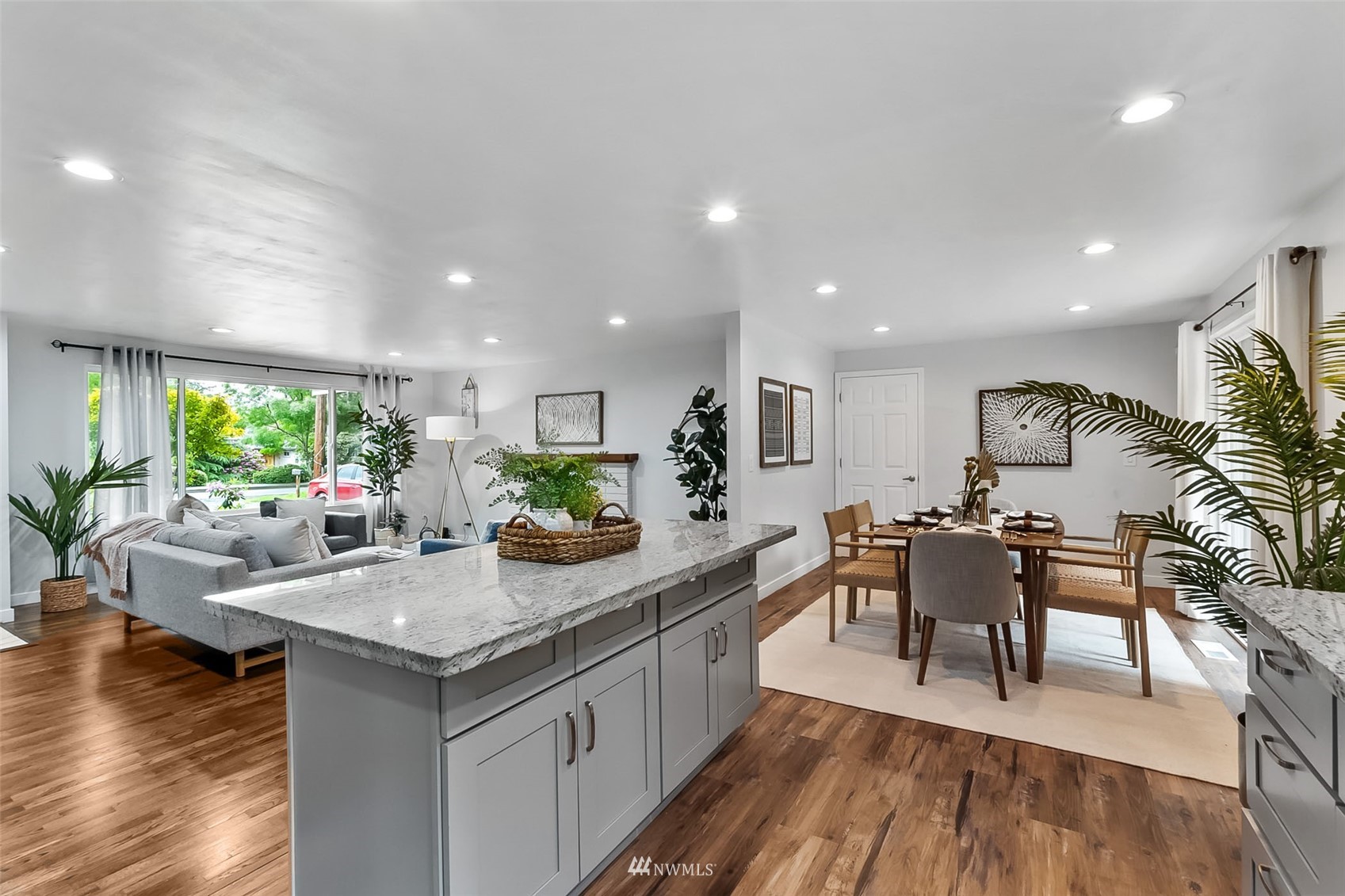 657 Hoquiam Avenue Northeast Renton, WA 98059 - Photo 7 of 24 Gallery Image 7