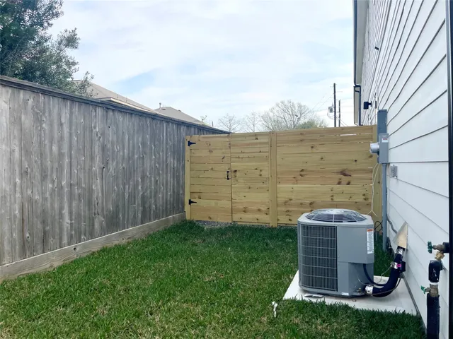 $1,350 | 22214 Dutch Oven Drive, Unit B, Katy, TX 77449