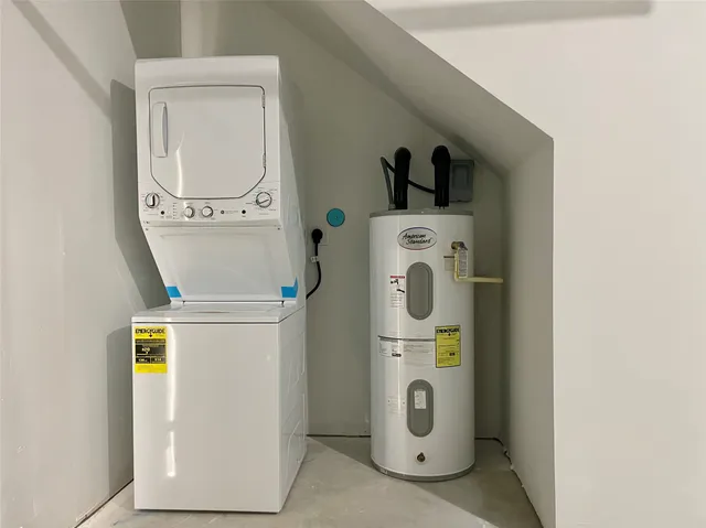 $1,350 | 22214 Dutch Oven Drive, Unit B, Katy, TX 77449