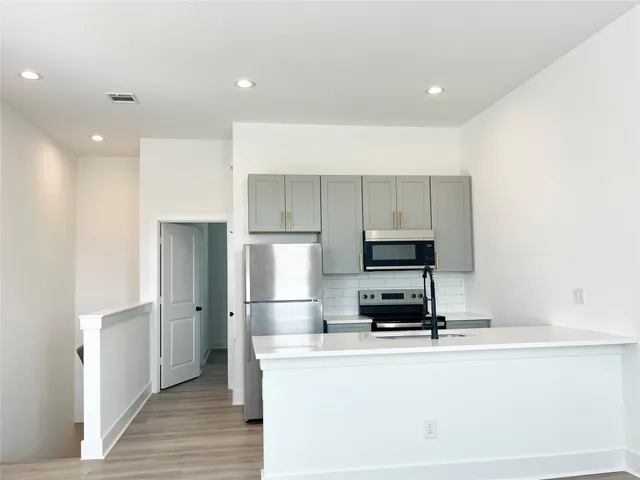 $1,350 | 22214 Dutch Oven Drive, Unit B, Katy, TX 77449