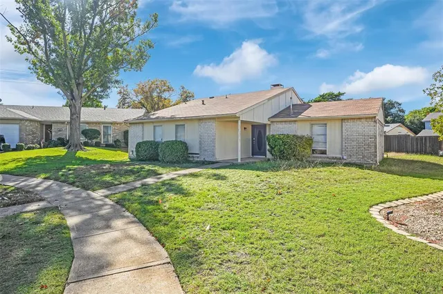 $2,250 | 1011 Elk Grove Drive, Richardson, TX 75081