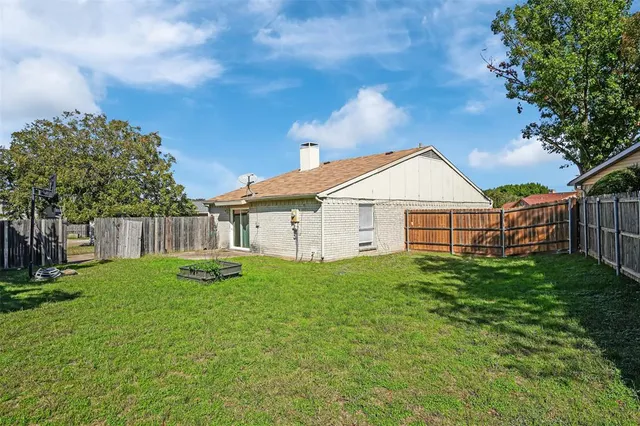 $2,250 | 1011 Elk Grove Drive, Richardson, TX 75081