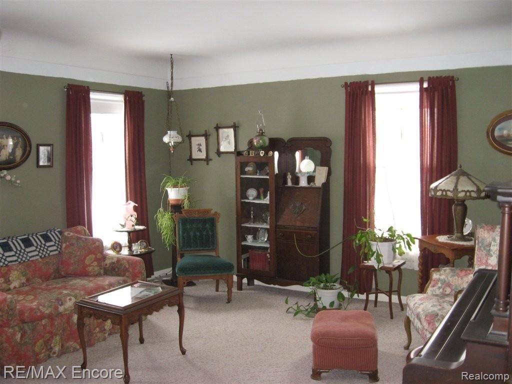 3041 East Vienna Road Clio, MI 48420 - Photo 7 of 15 3041 living room.JPG
