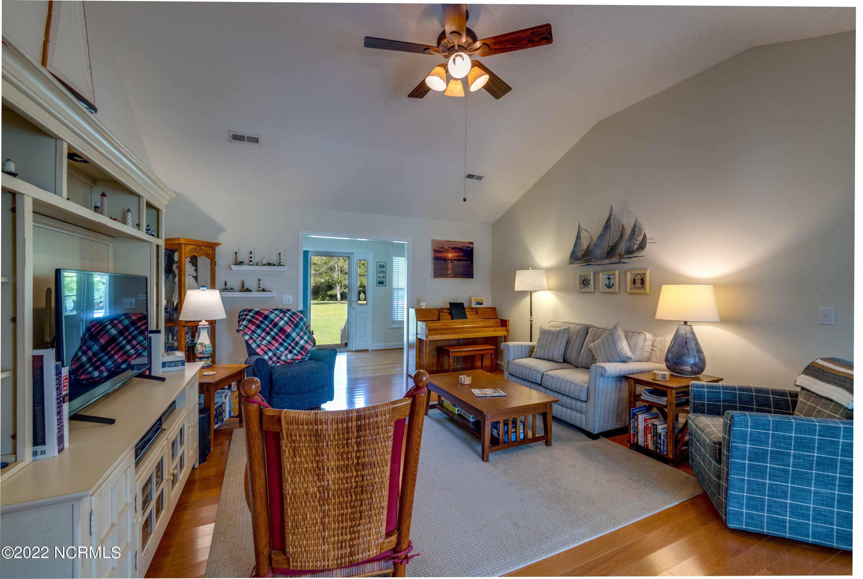 261 Teach's Cove Road Bath, NC 27808 - Photo 8 of 63 Great Room