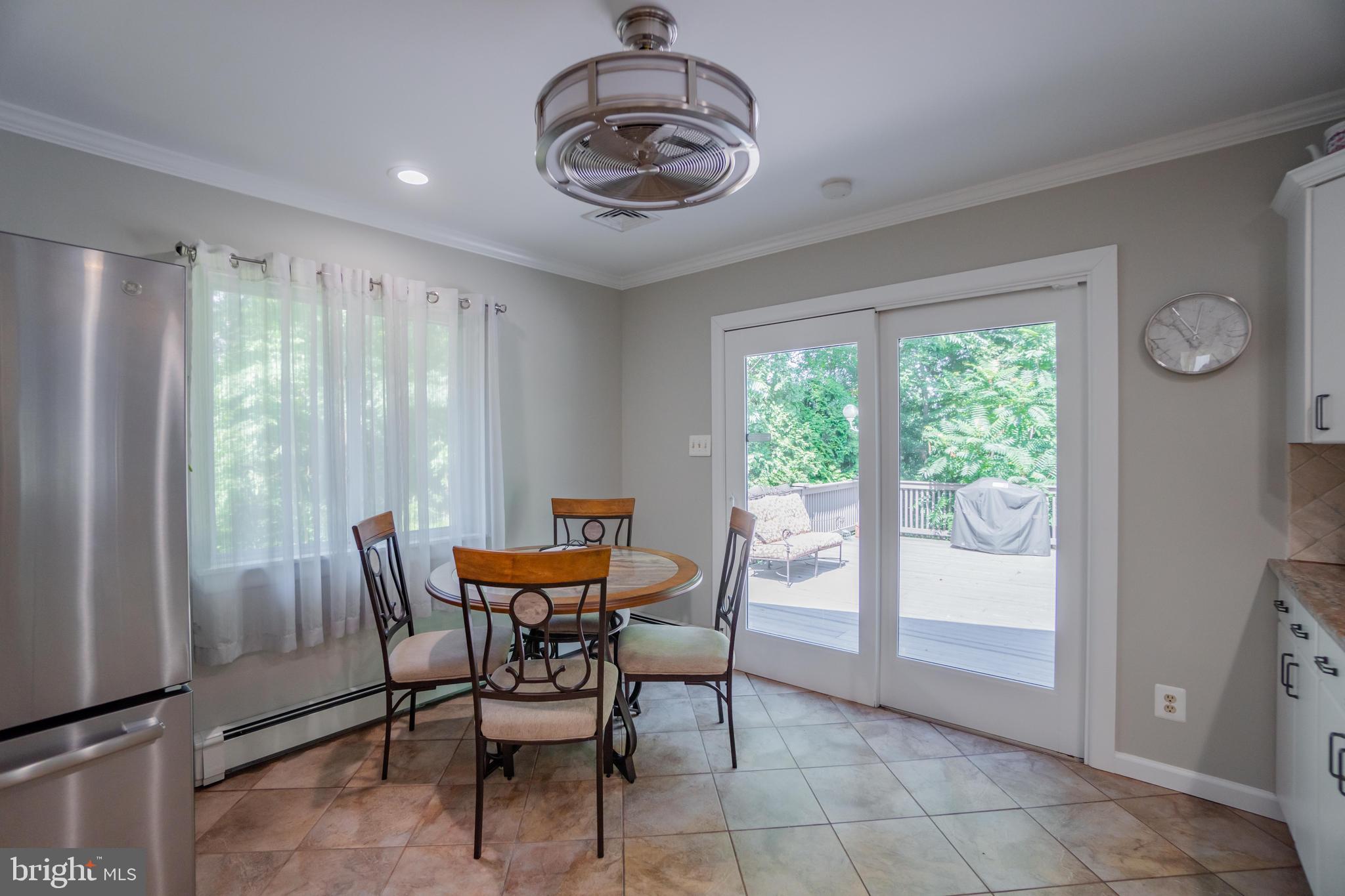 285 Shoemaker Road Huntingdon Valley, PA 19006 - Photo 25 of 46 a dining room with furniture and window