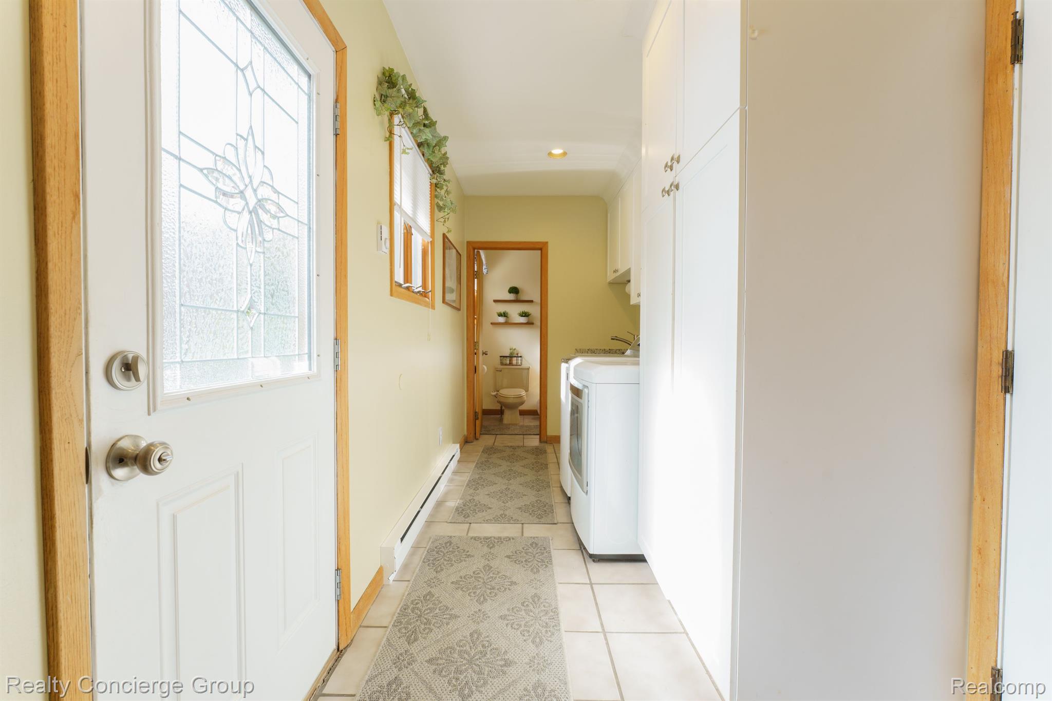 7170 Cowell Road Brighton, MI 48116 - Photo 15 of 38 Updated mud room is the perfect entryway