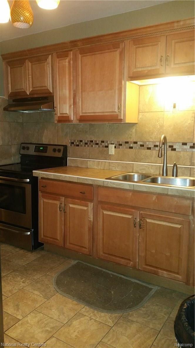 13580 Ashton Road Detroit, MI 48223 - Photo 18 of 26 CERAMIC FLOORING