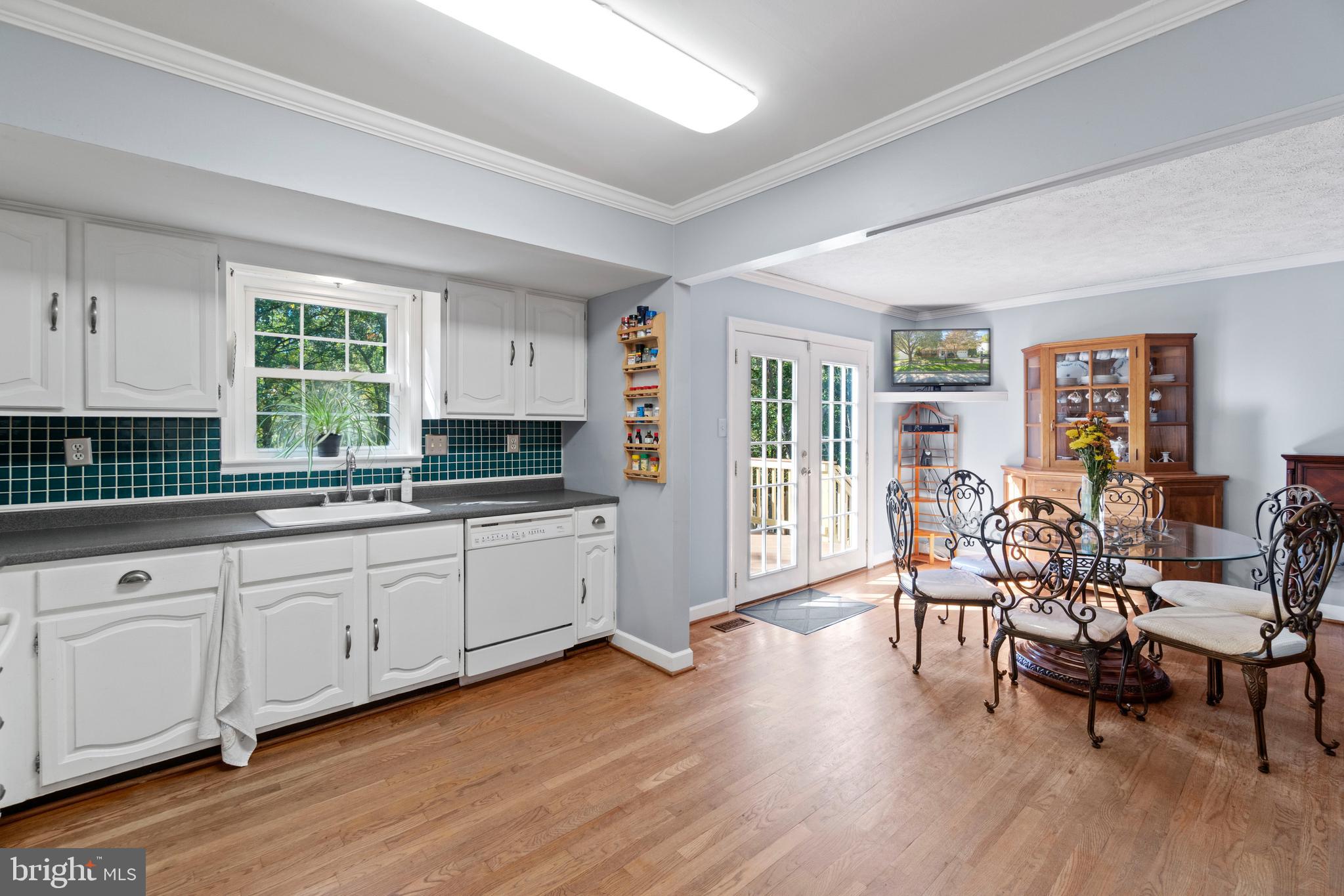 8539 Innisfree Drive Springfield, VA 22153 - Photo 8 of 35 Gallery Image 8
