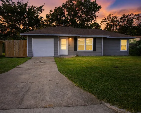 $1,650 | 114 Highland Drive, Hitchcock, TX 77563