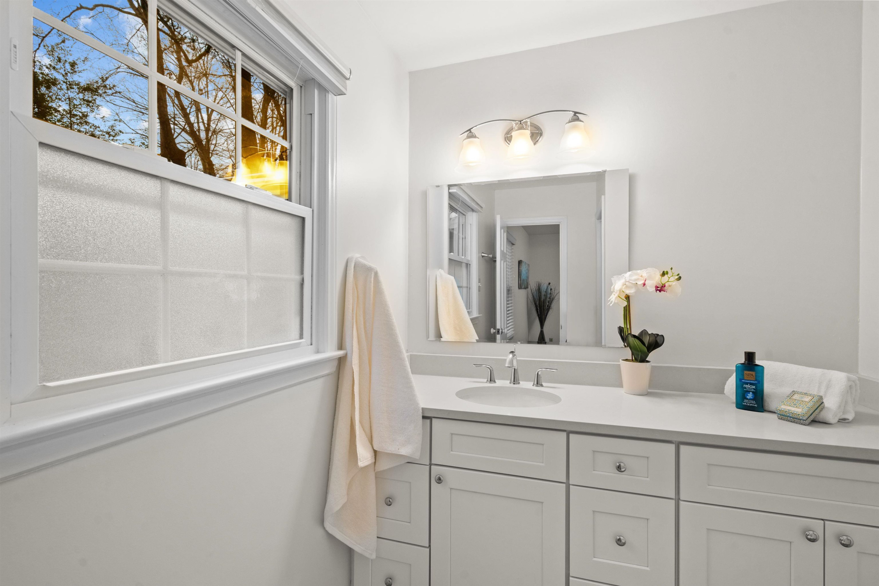 309 Glen Valley Road Raleigh, NC 27609 - Photo 22 of 34 Half Bathroom