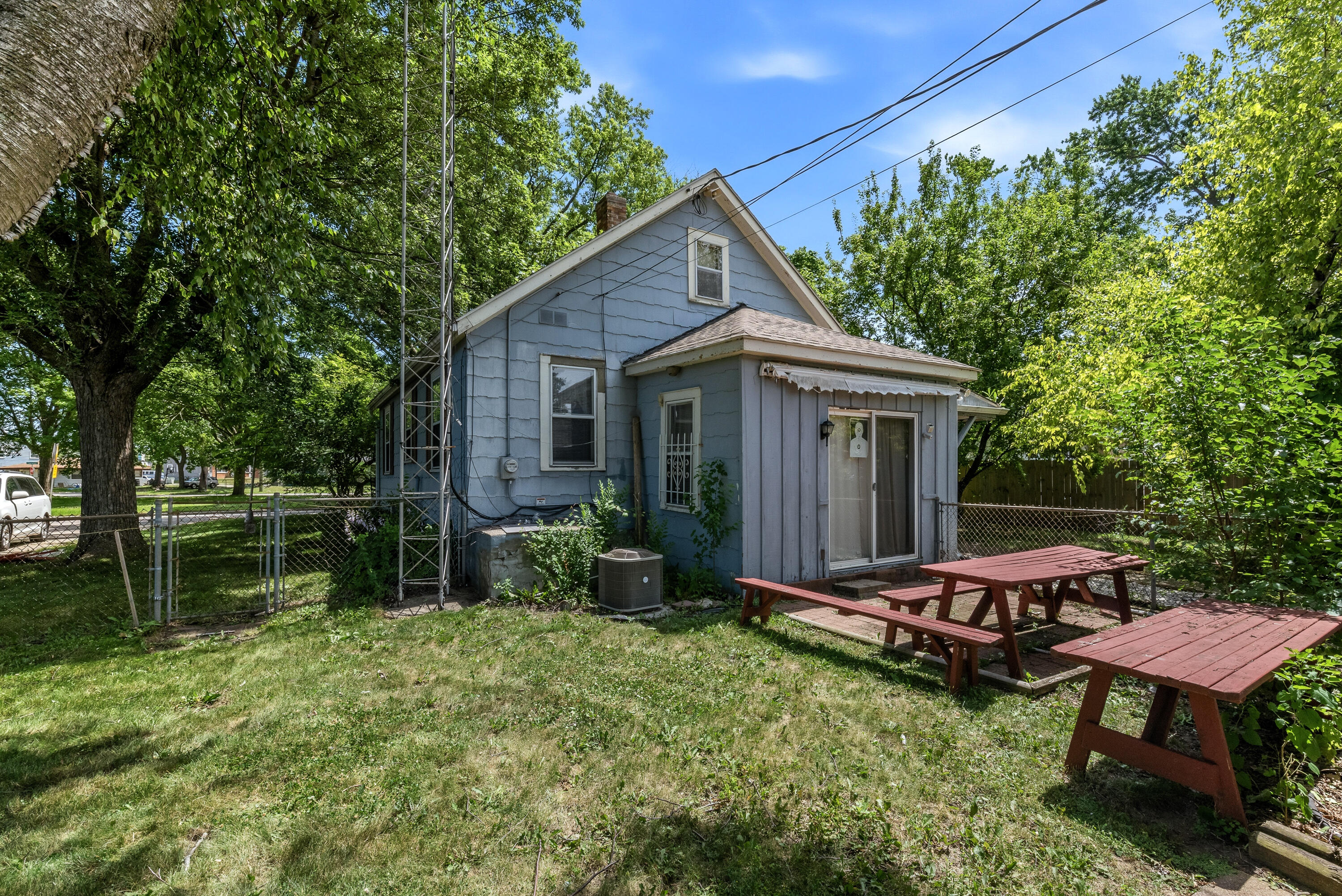 5649 North 78th Street Milwaukee, WI 53218 - Photo 16 of 23 5649 N 78th St-19