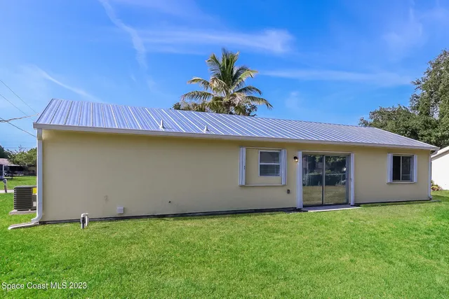 $1,790 | 674 23rd Place Southwest, Vero Beach, FL 32962