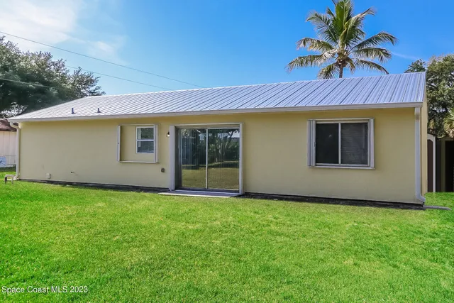 $1,790 | 674 23rd Place Southwest, Vero Beach, FL 32962