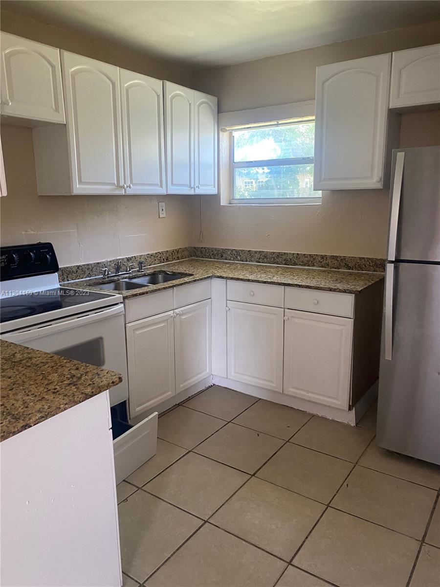 2768 Northwest 5th St  