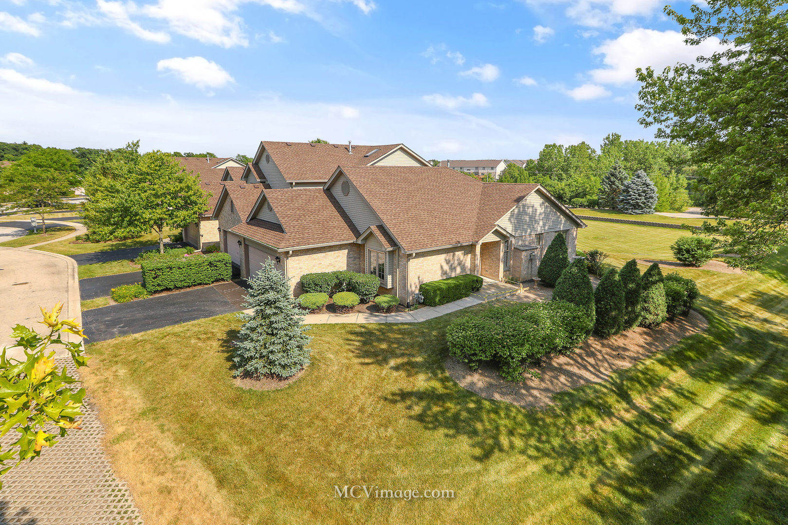 1149 Amber Drive Lemont, IL 60439 - Photo 2 of 24