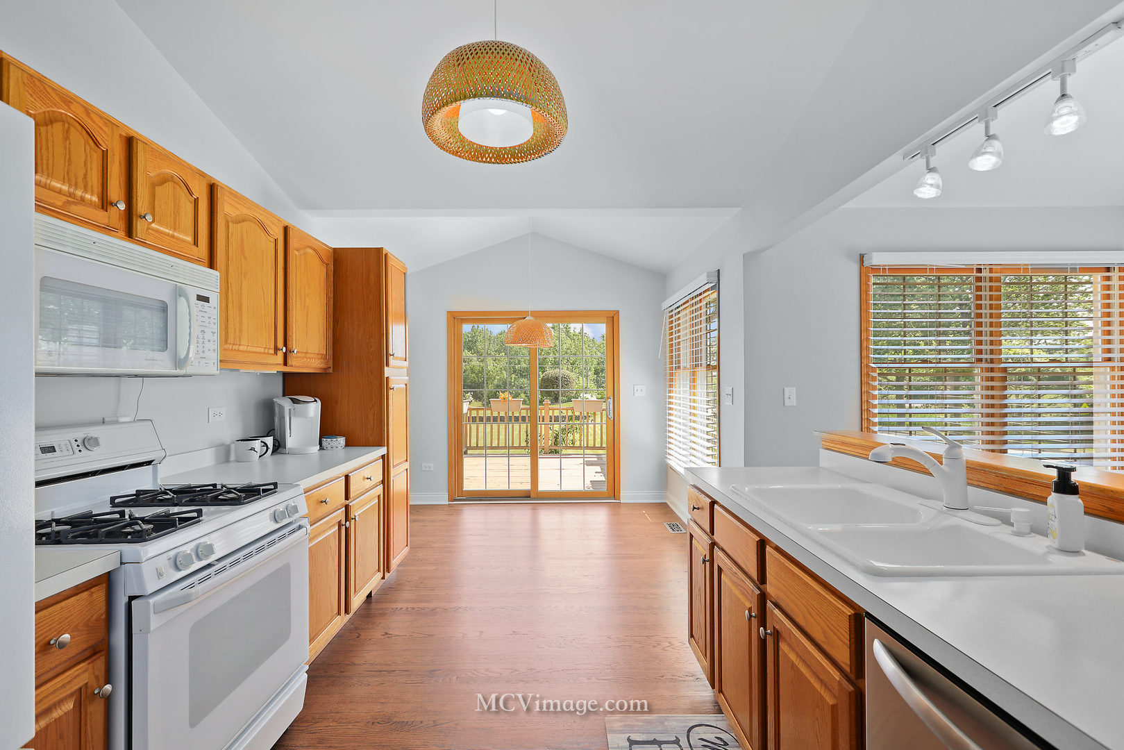 1149 Amber Drive Lemont, IL 60439 - Photo 13 of 24