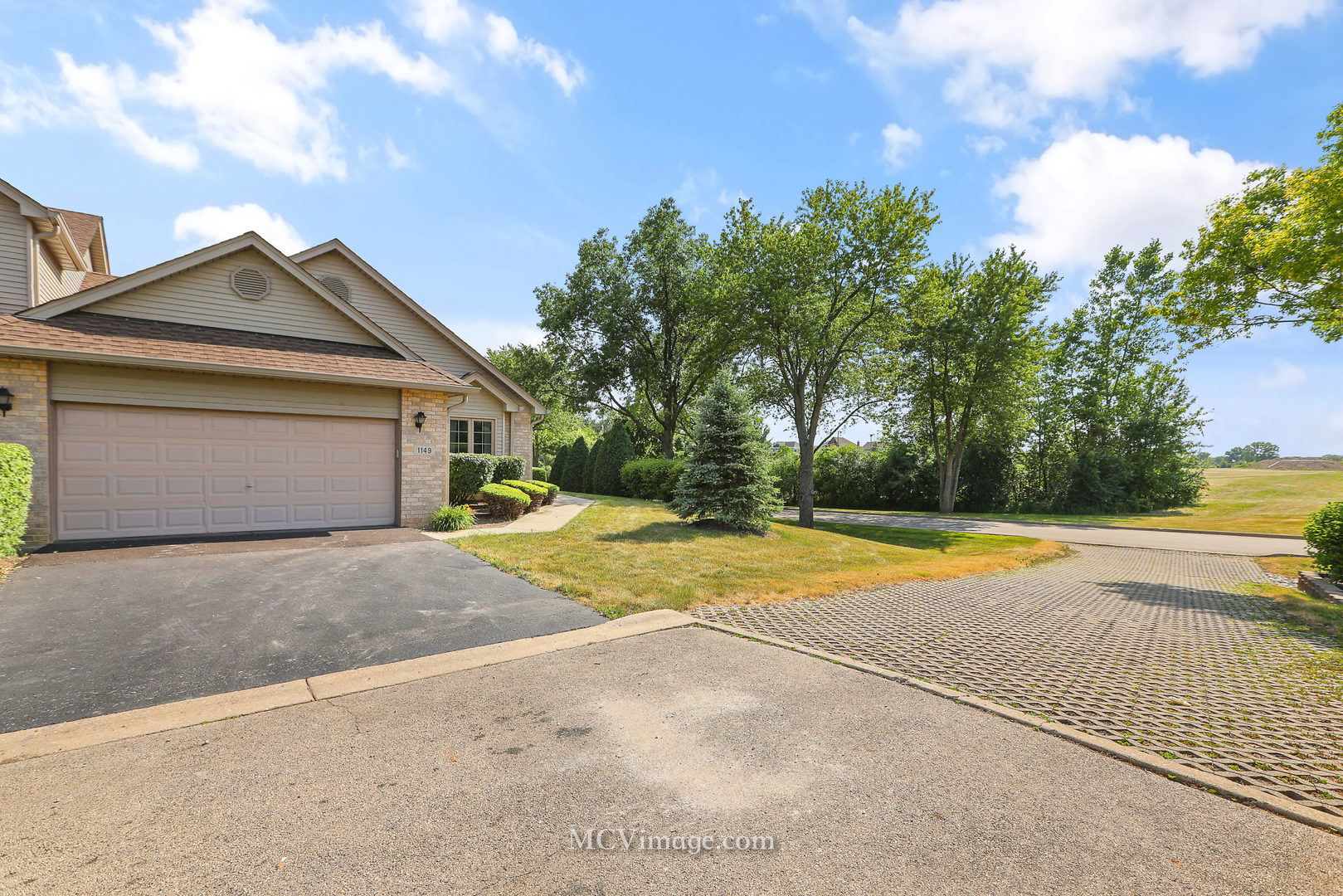 1149 Amber Drive Lemont, IL 60439 - Photo 4 of 24