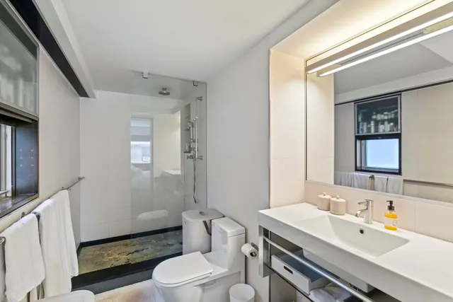 $3,450,000 | 40 East 78th Street, Unit 7H | Upper East Side