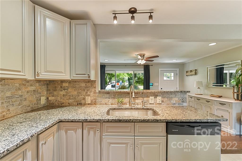 4630 Connecting Road Charlotte, NC 28209 - Photo 8 of 27 Gallery Image 8