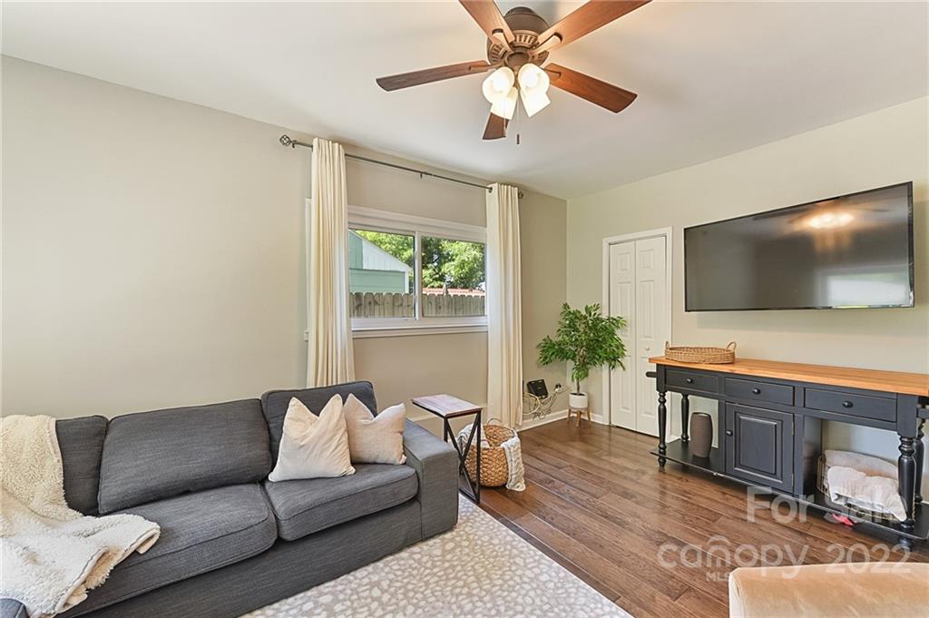 4630 Connecting Road Charlotte, NC 28209 - Photo 10 of 27 Gallery Image 10