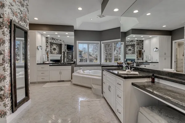 $945,000 | W7373 Spring Valley Drive, Greenville, WI 54942