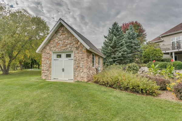 $945,000 | W7373 Spring Valley Drive, Greenville, WI 54942