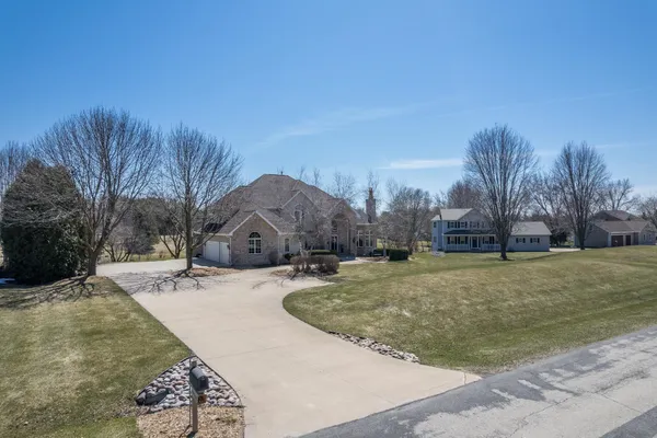 $945,000 | W7373 Spring Valley Drive, Greenville, WI 54942