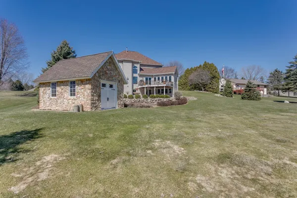 $945,000 | W7373 Spring Valley Drive, Greenville, WI 54942